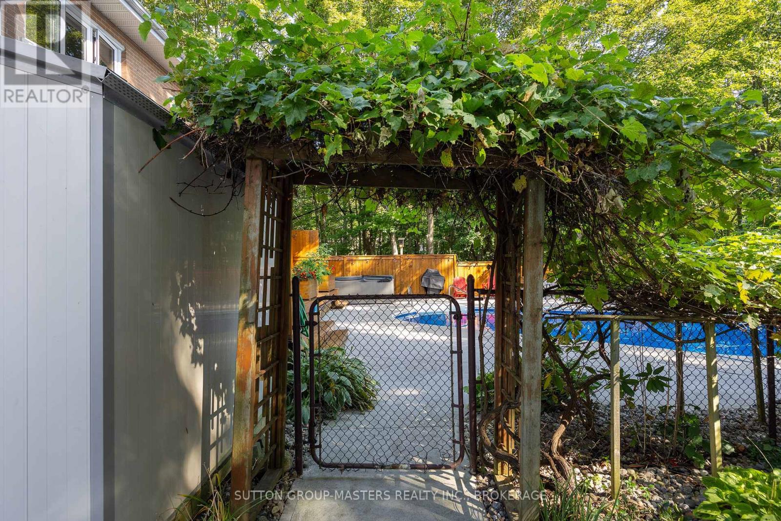732 Centre Street Property Photo 8