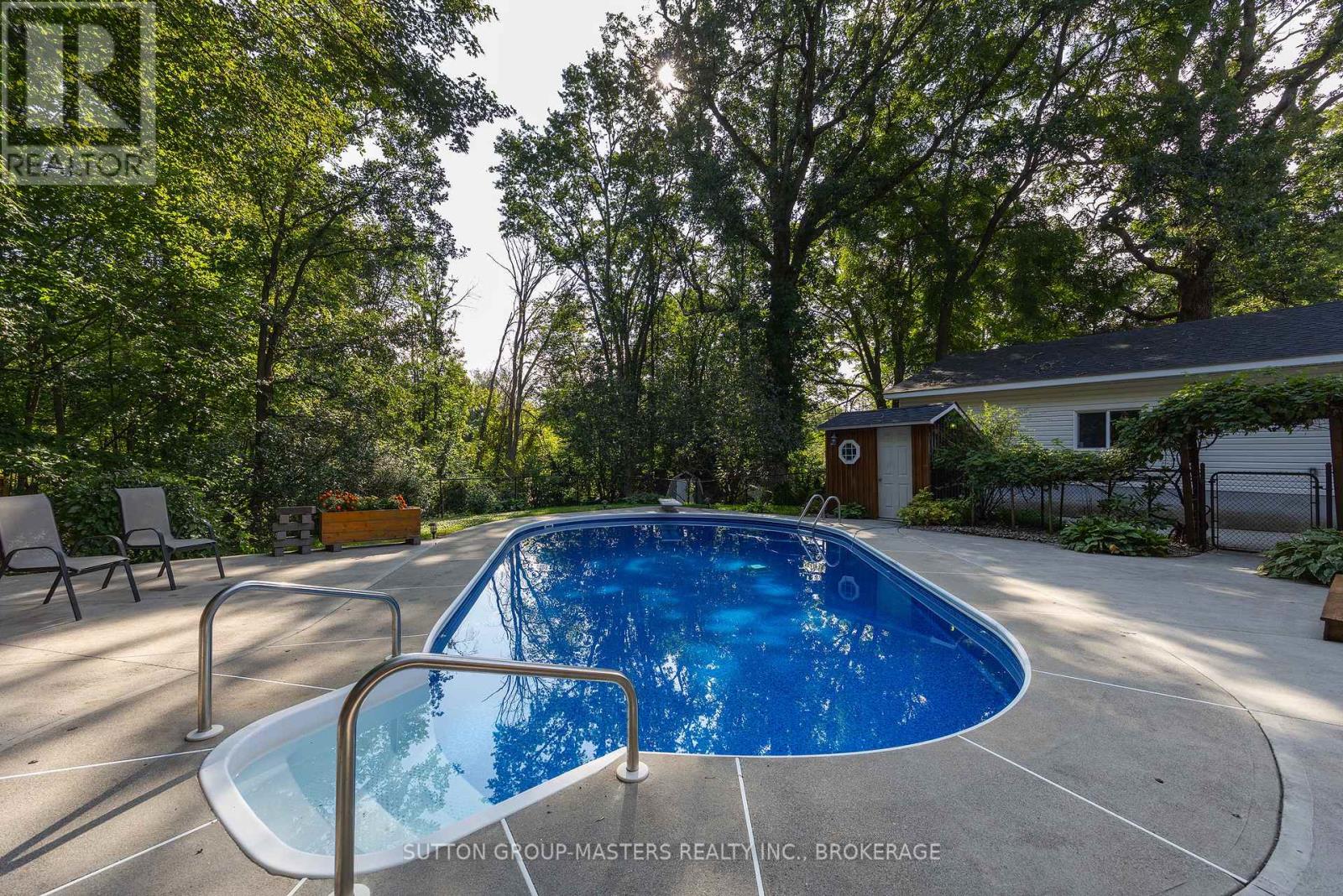 732 Centre Street Property Photo 12
