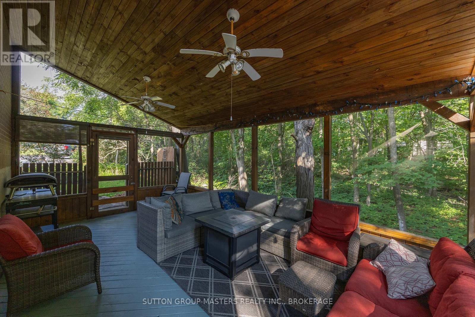 732 Centre Street Property Photo 14