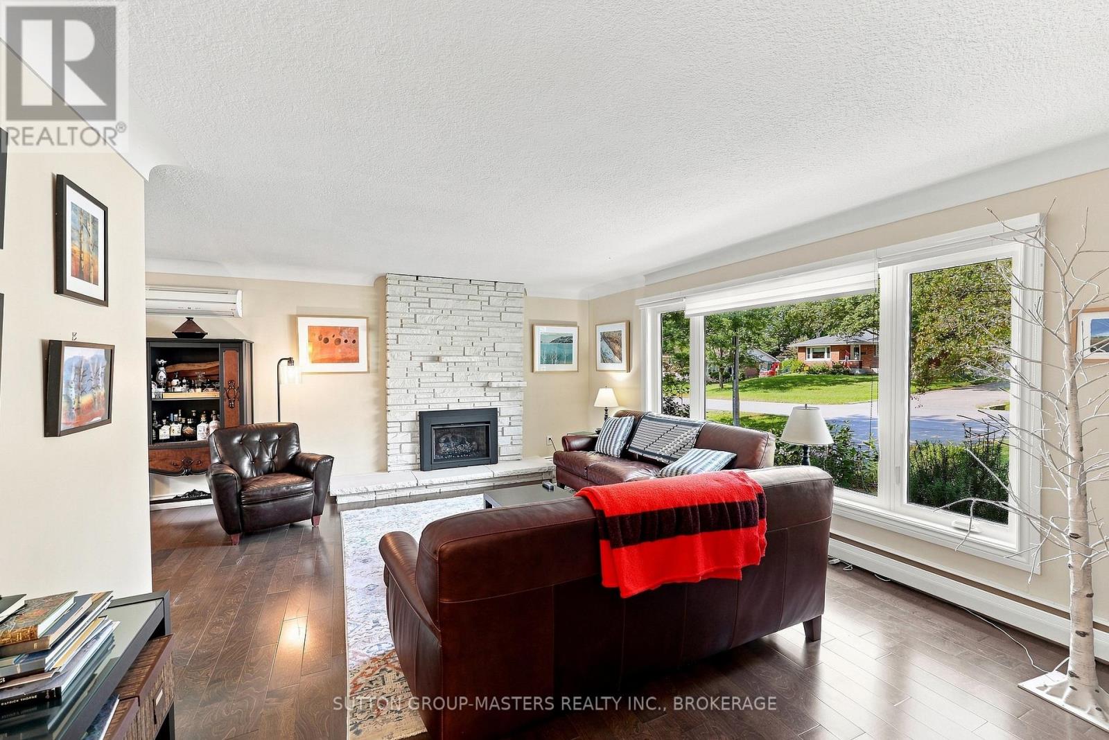 732 Centre Street Property Photo 18