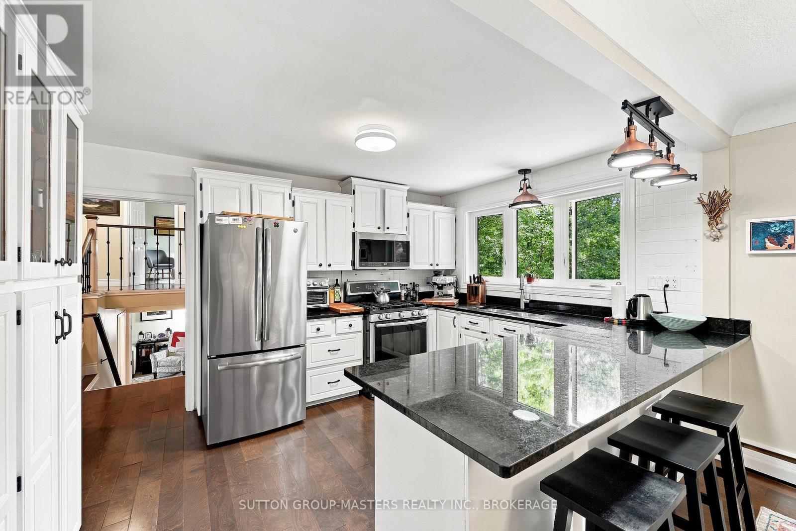 732 Centre Street Property Photo 25