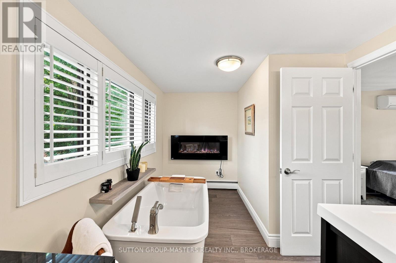 732 Centre Street Property Photo 34