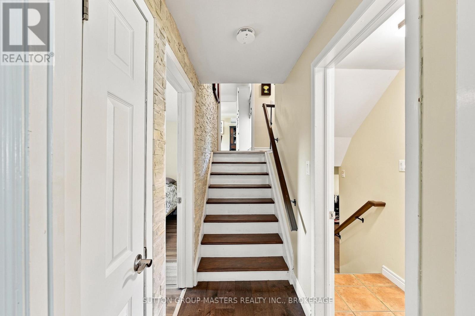 732 Centre Street Property Photo 39