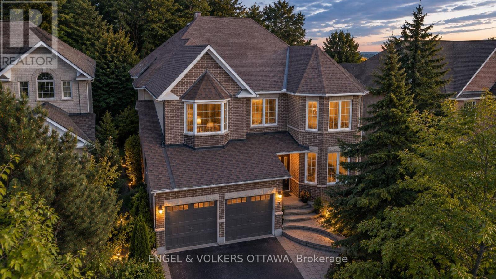 8 GLENRILL PLACE