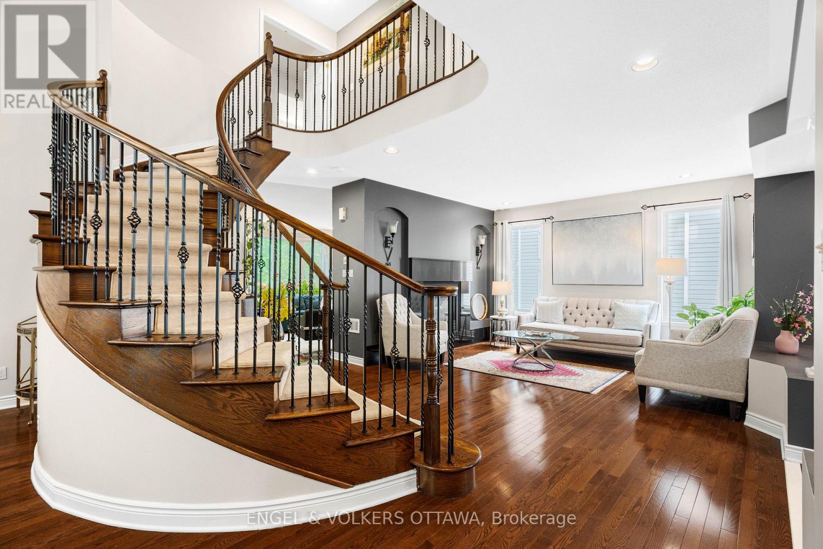8 Glenrill Place Property Photo 5