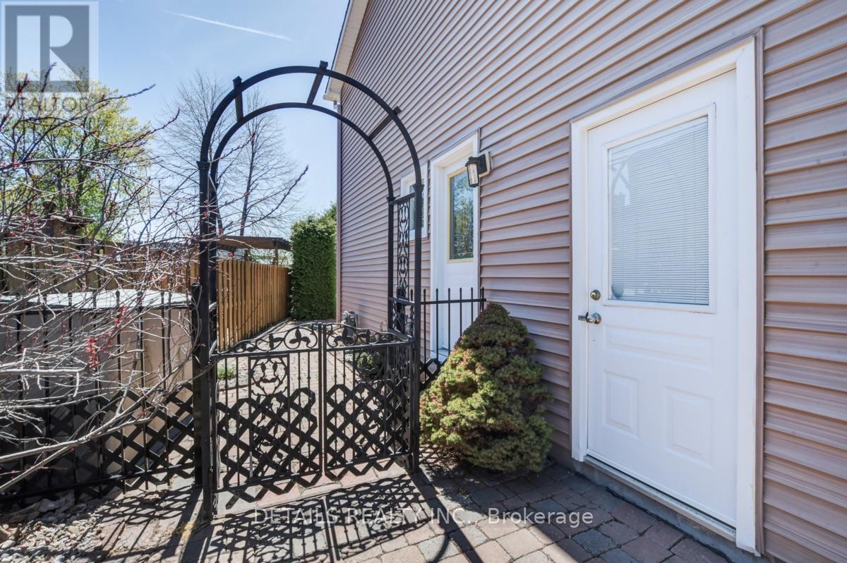 4388 Whittaker Crescent Property Photo 4