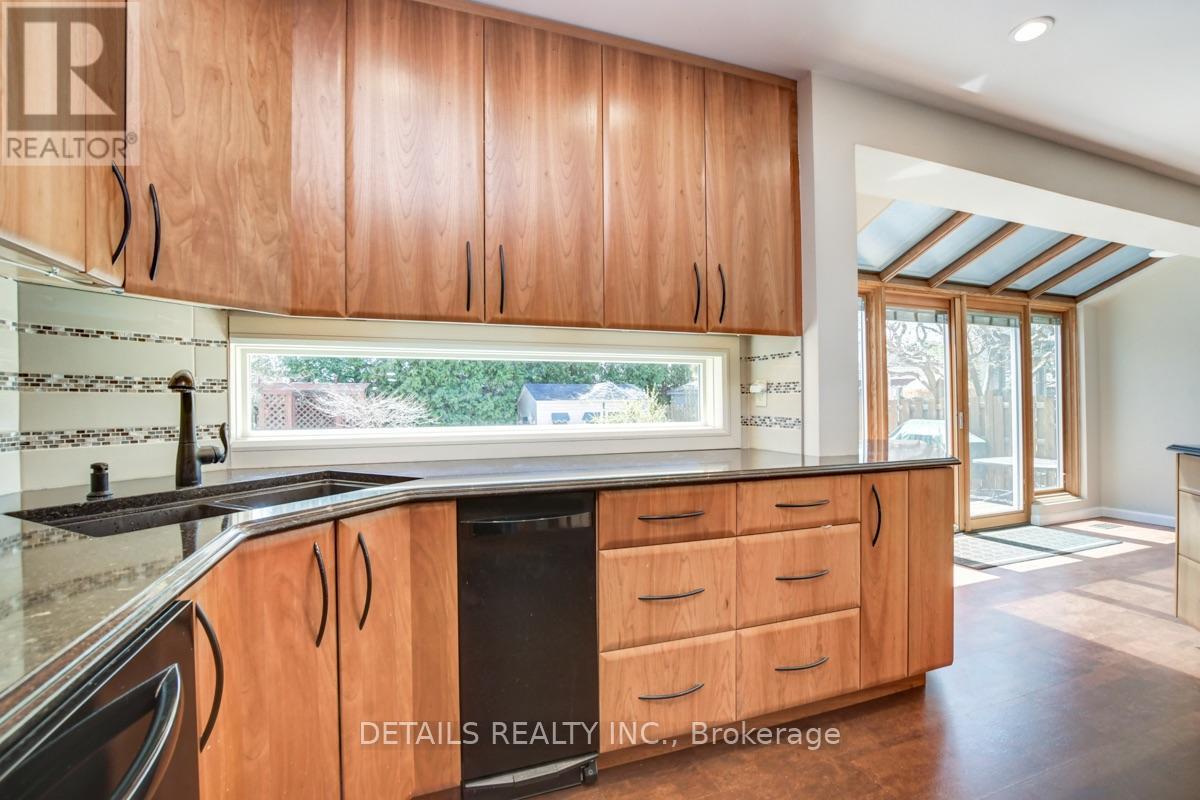 4388 Whittaker Crescent Property Photo 13