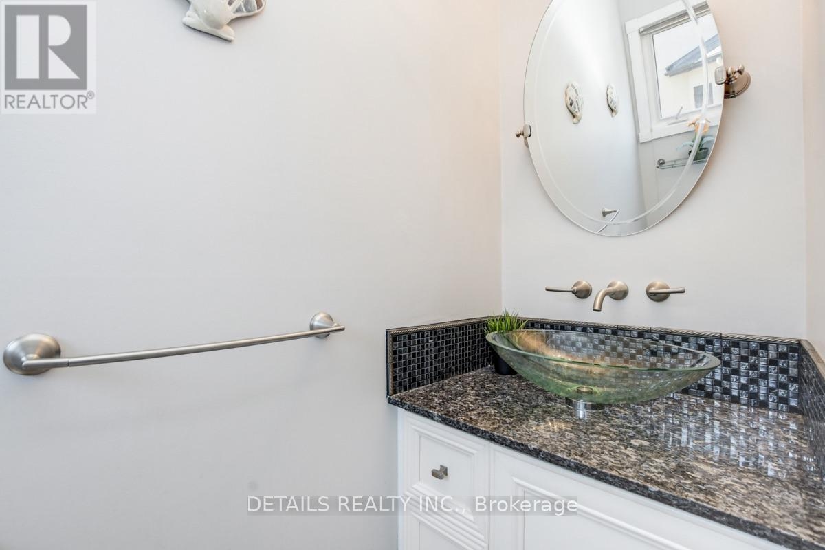 4388 Whittaker Crescent Property Photo 21