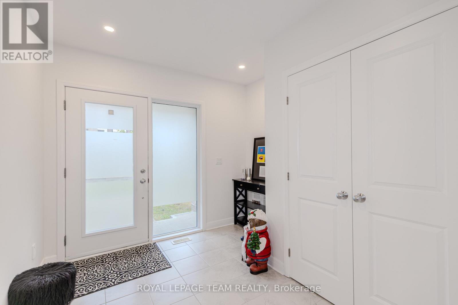 1407 Hemlock Road Property Photo 2