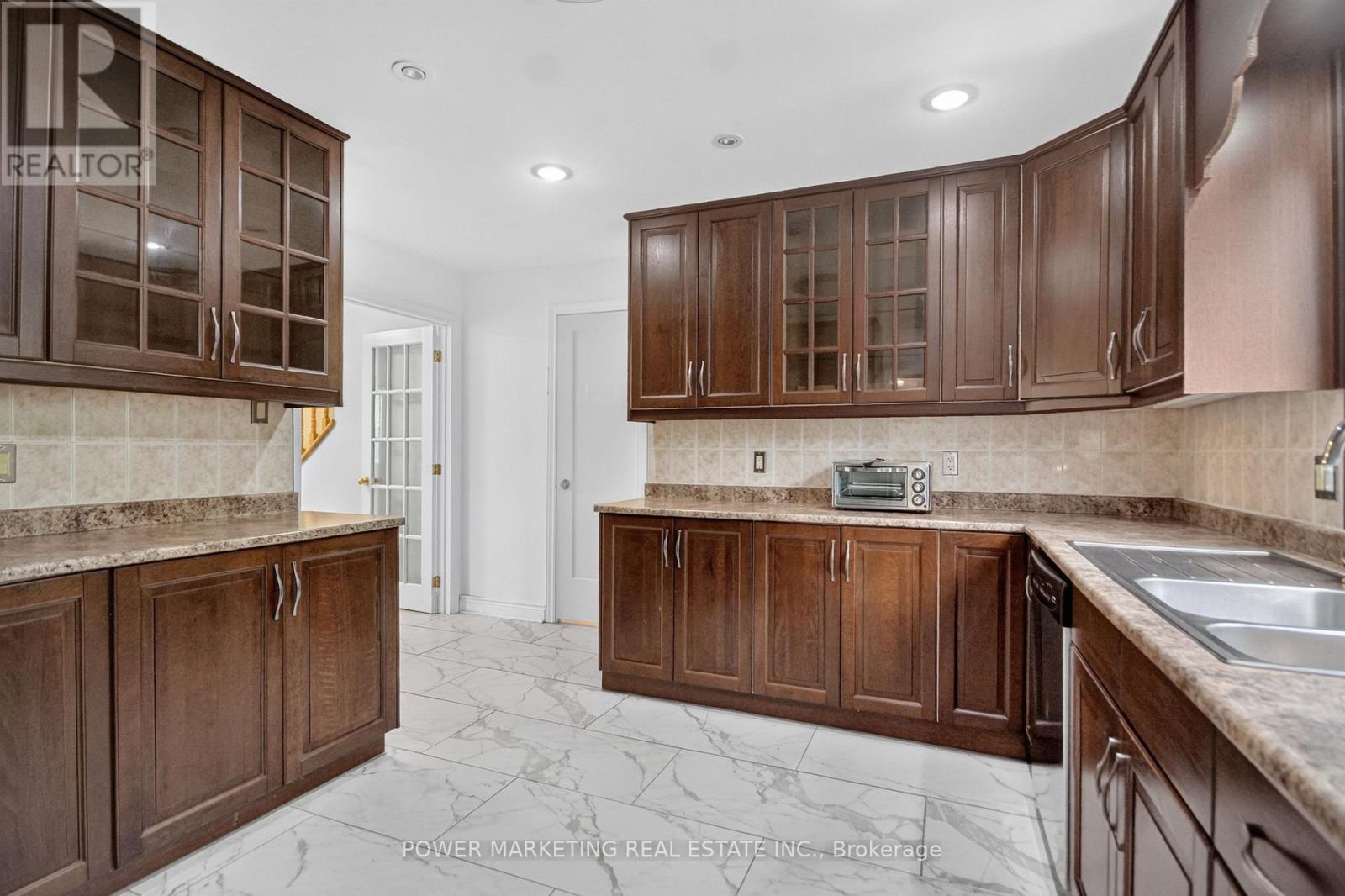 58 Aero Drive Property Photo 13
