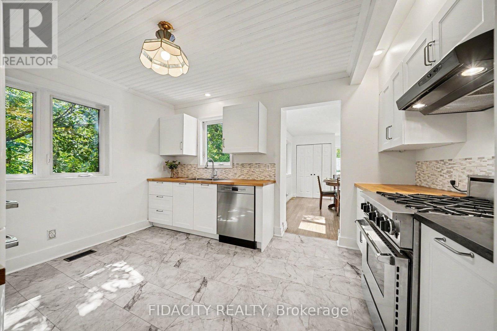 6811 Flewellyn Road Property Photo 6