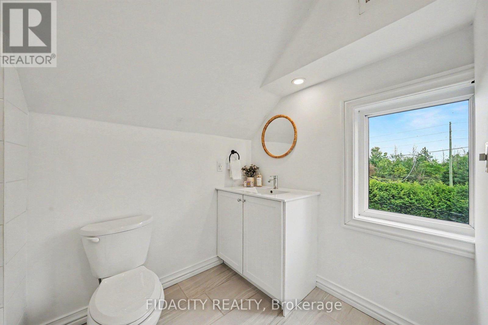 6811 Flewellyn Road Property Photo 19