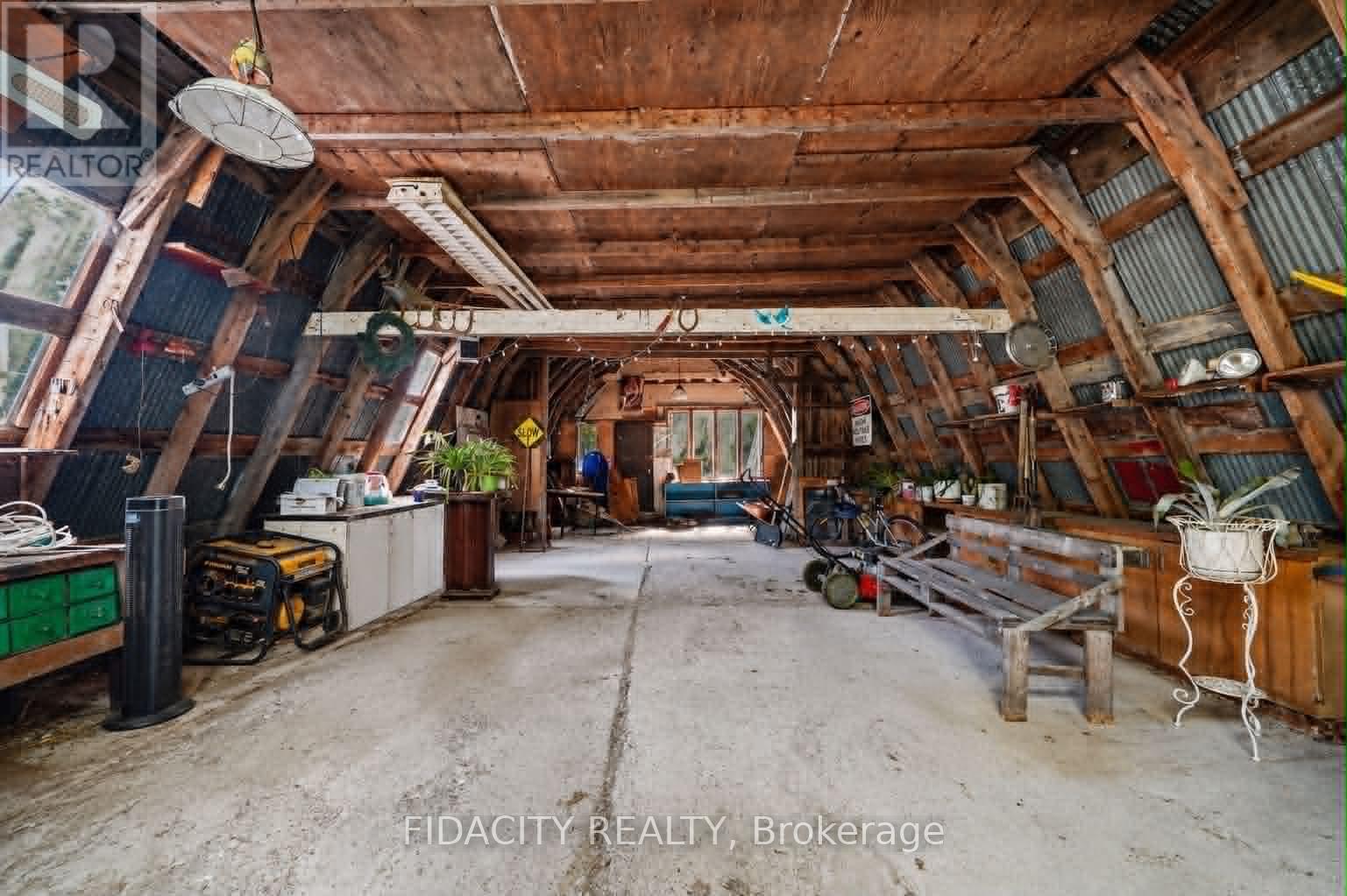 6811 Flewellyn Road Property Photo 21