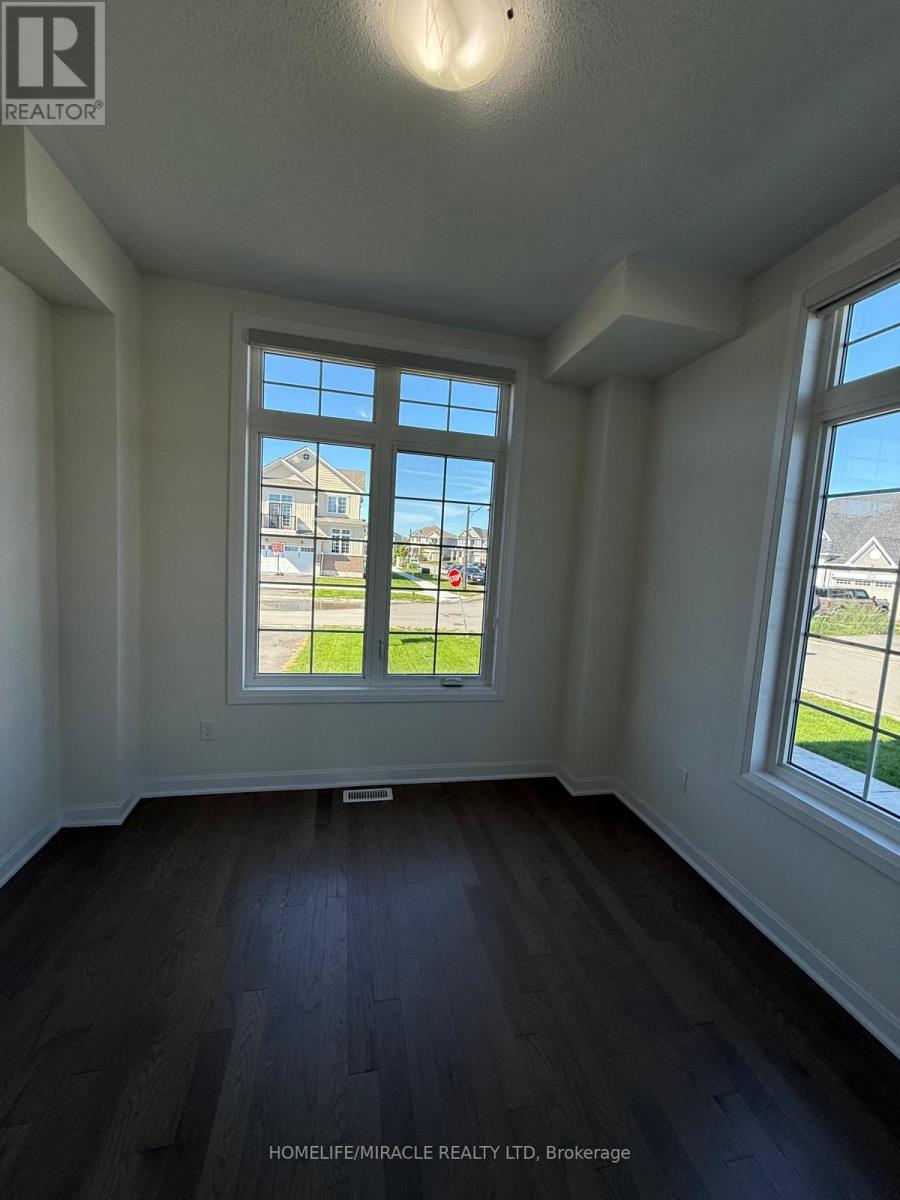 128 Oakmont Drive Property Photo 4