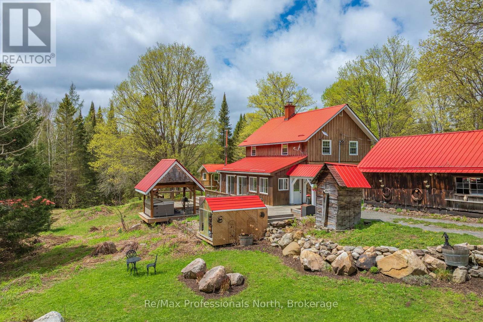 3569 Chetwynd Road Property Photo 1