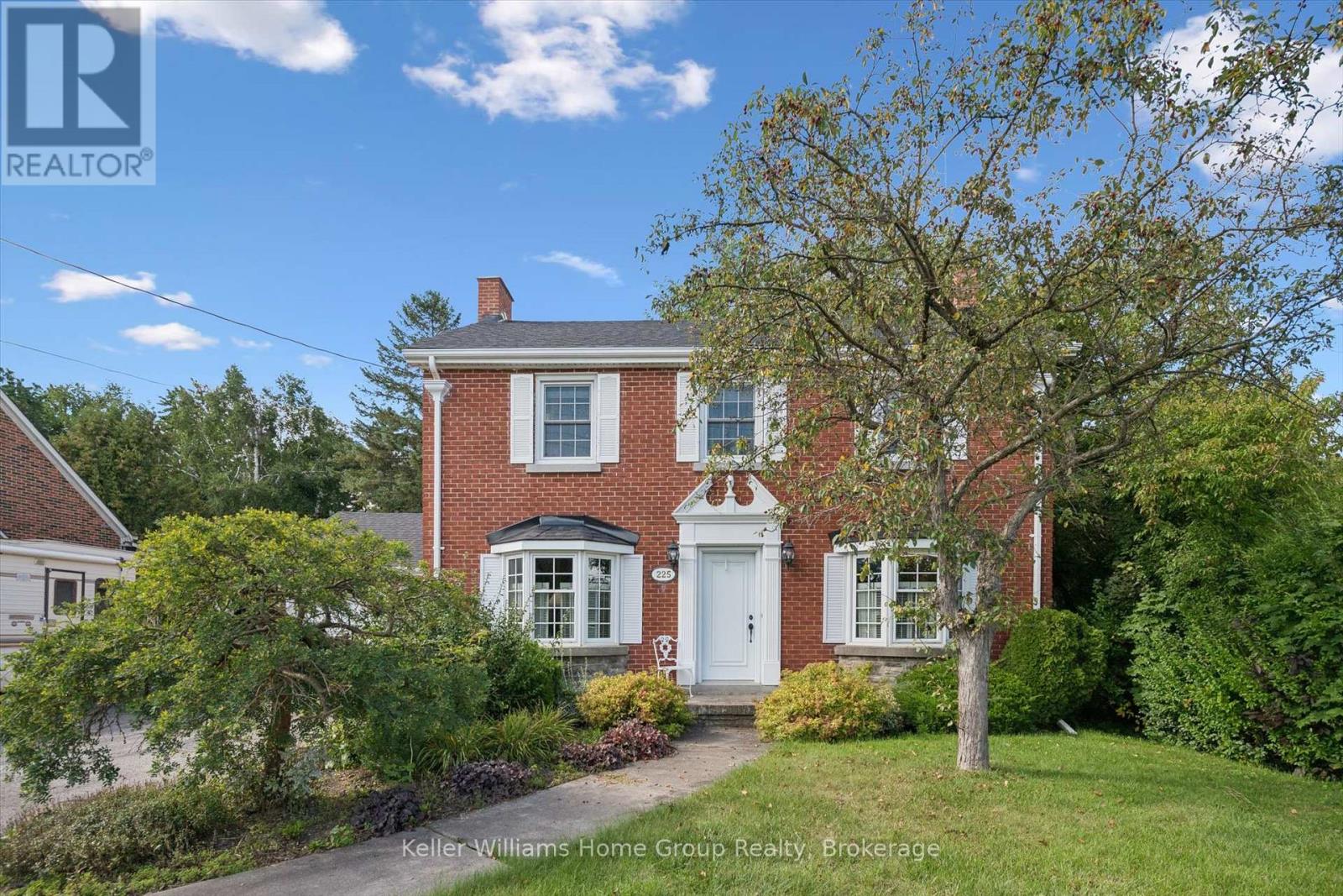 225 ELORA STREET Property Photo 1