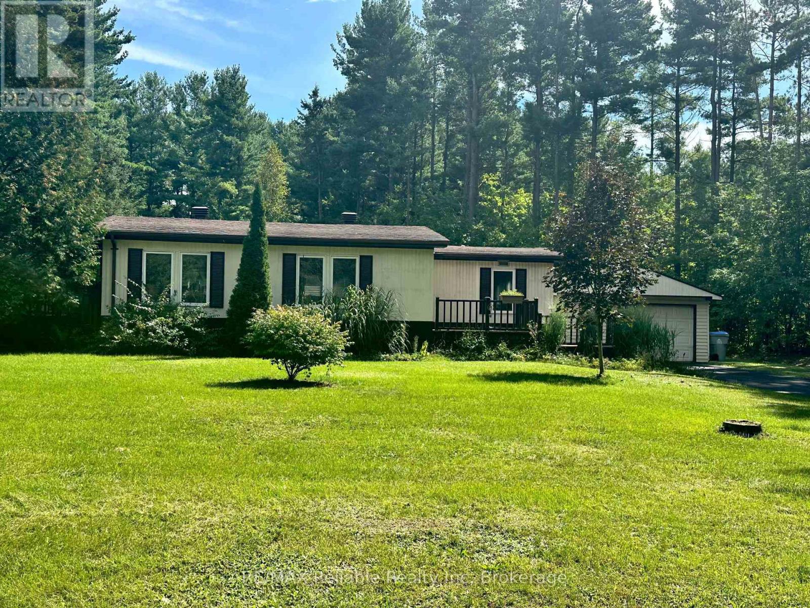 118 Tamarack Drive Property Photo 3