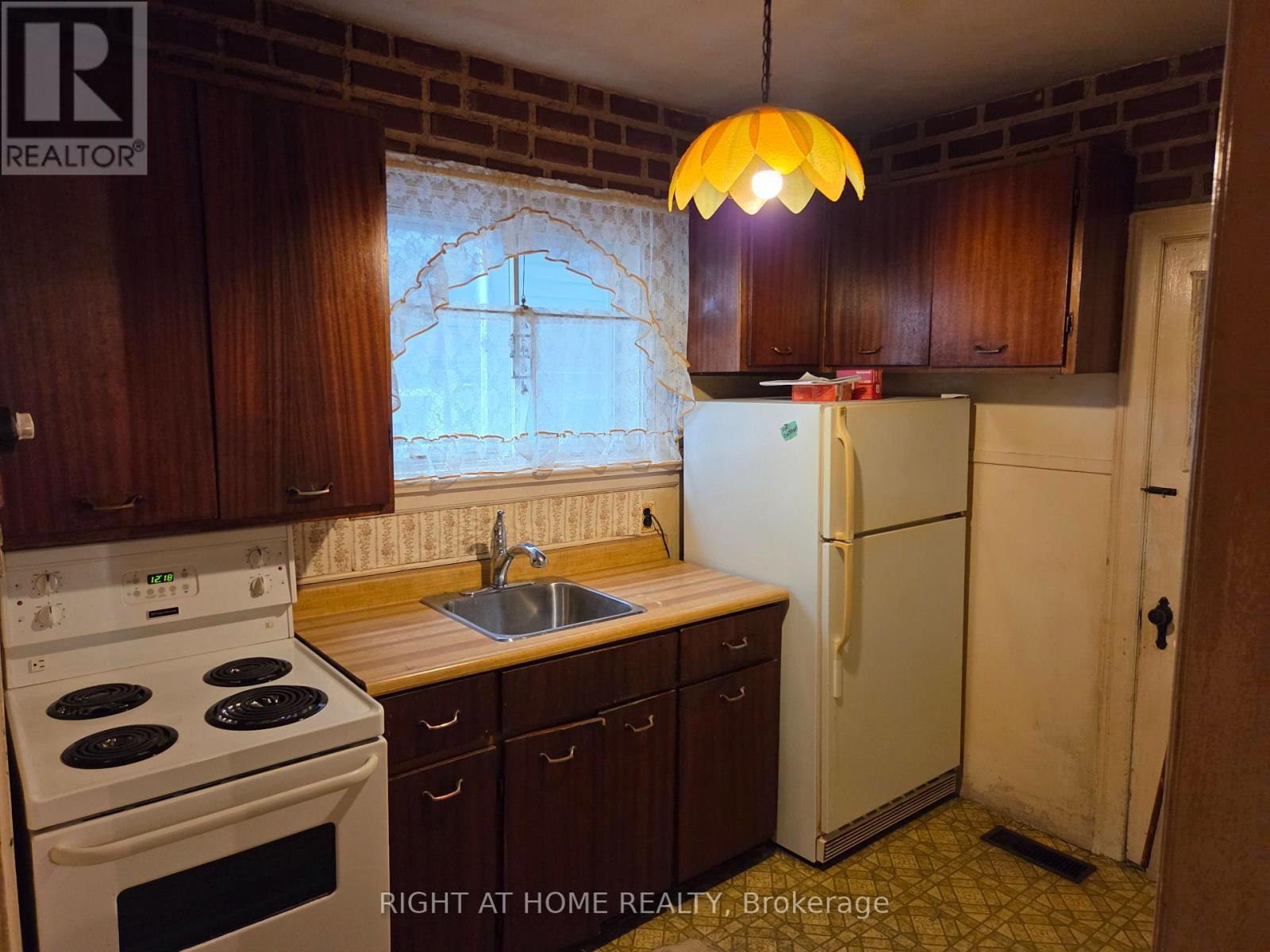 88 Lees Avenue Property Photo 5