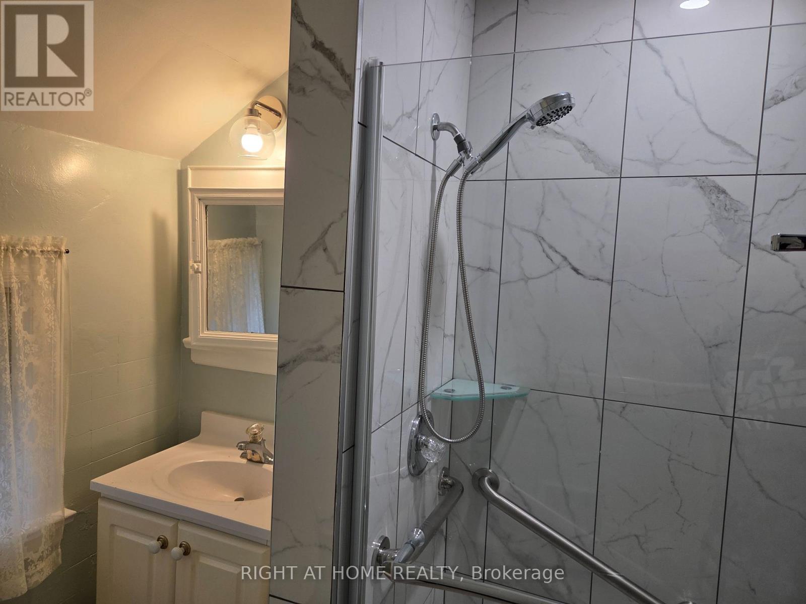 88 Lees Avenue Property Photo 9