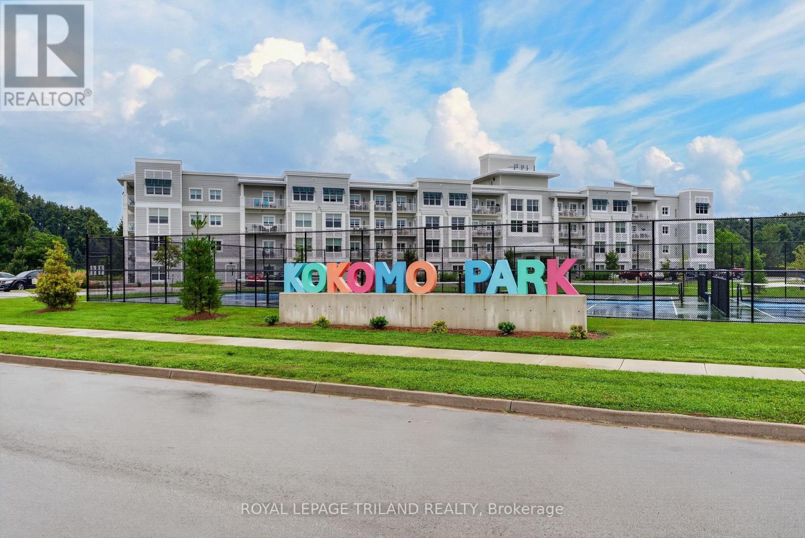 102 - 100 THE PROMENADE Property Photo 1