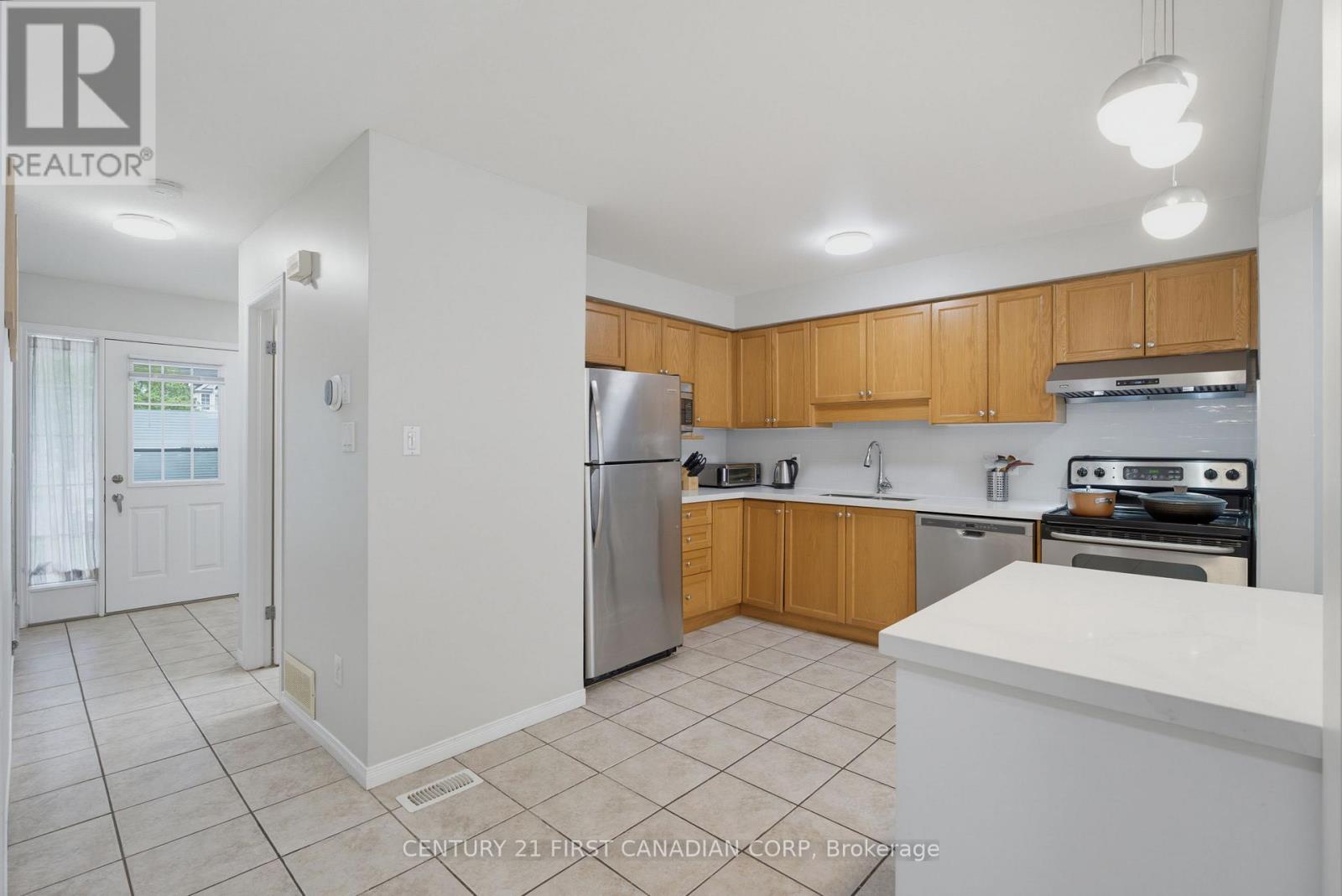 776 Silversmith Street Property Photo 5