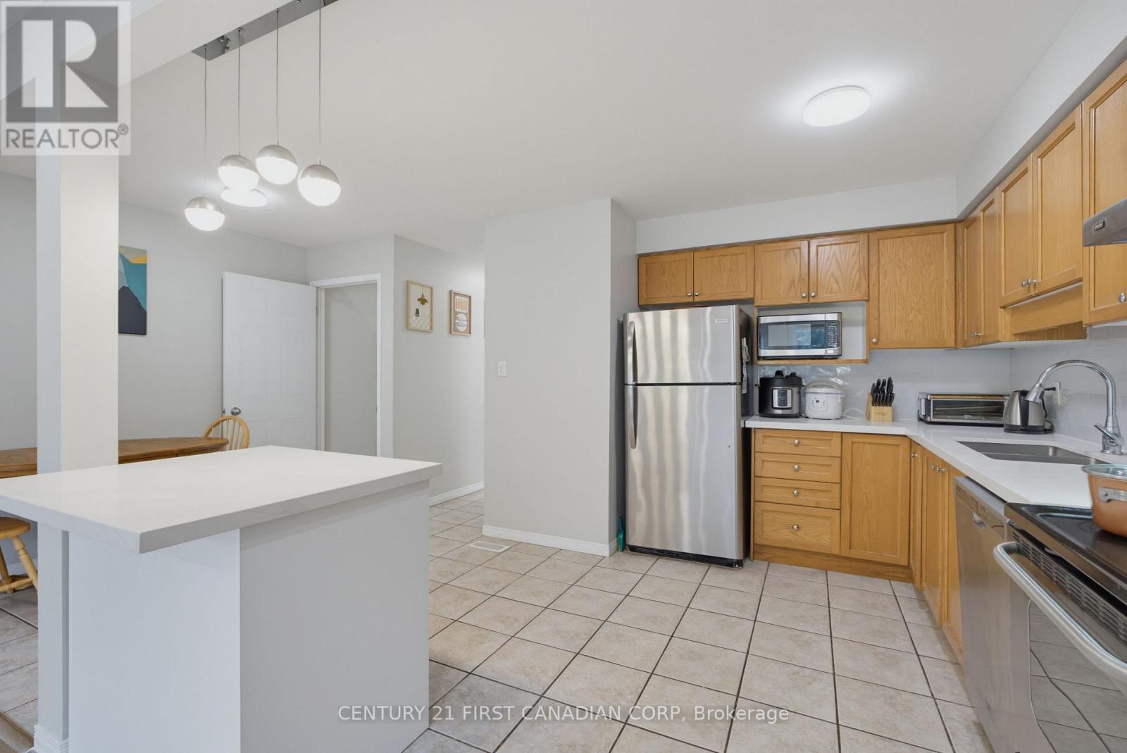 776 Silversmith Street Property Photo 7