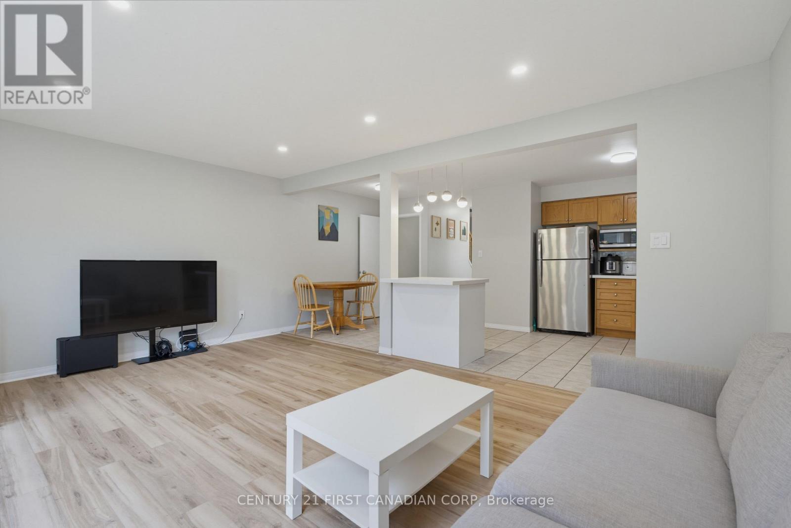 776 Silversmith Street Property Photo 14