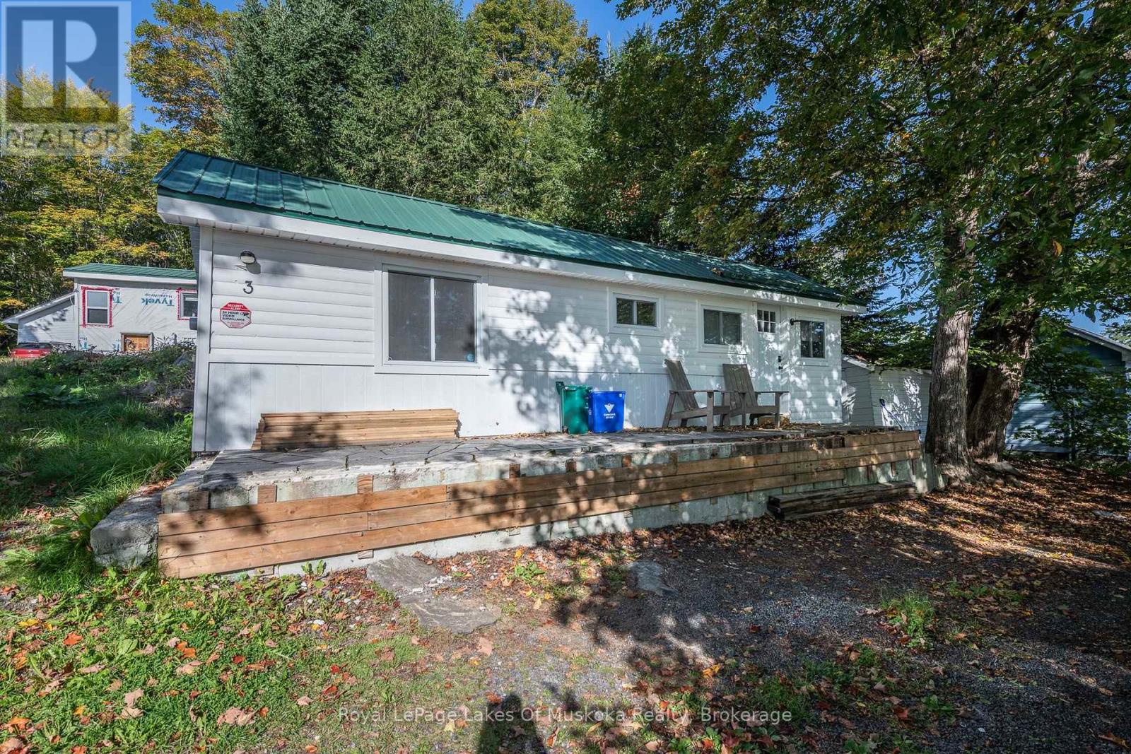 3 - 468 Muskoka 3 Road N Property Photo 1