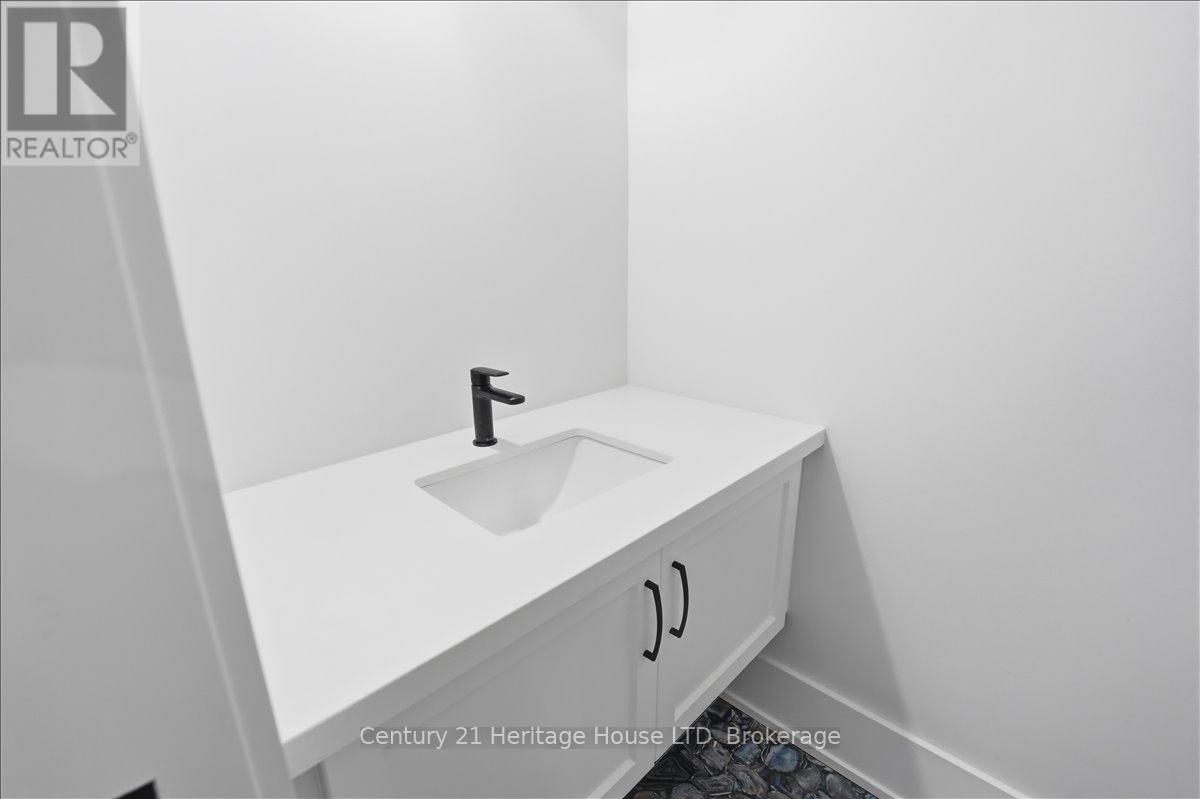 2476 Colangelo Drive Property Photo 20