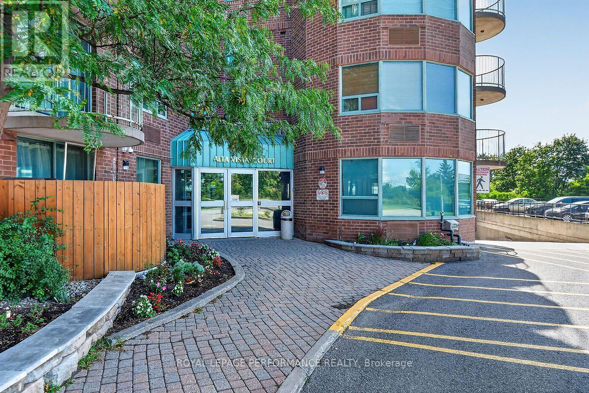 403 - 1440 Heron Road Photo de la propriété 1