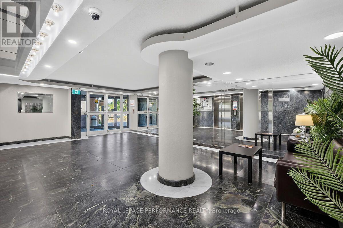 403 - 1440 Heron Road Property Photo 3