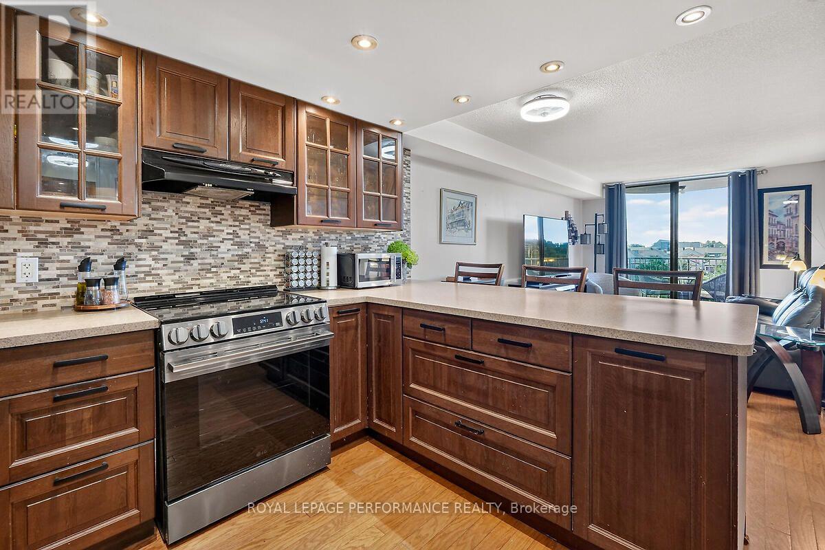 403 - 1440 Heron Road Property Photo 12