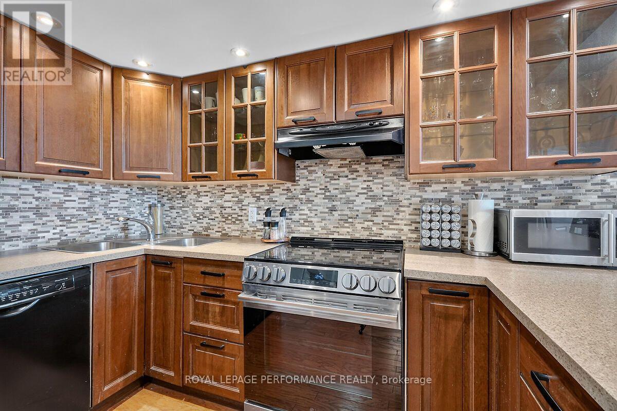 403 - 1440 Heron Road Property Photo 15