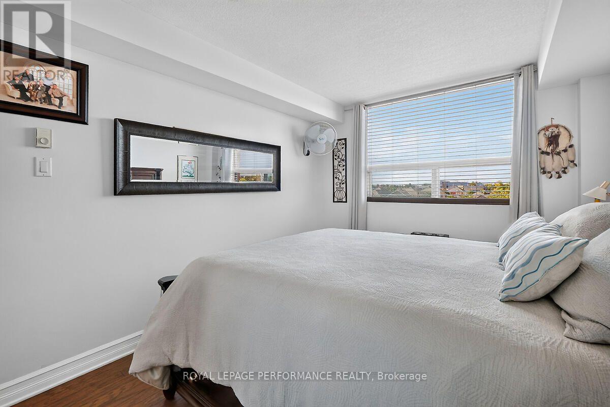 403 - 1440 Heron Road Property Photo 18