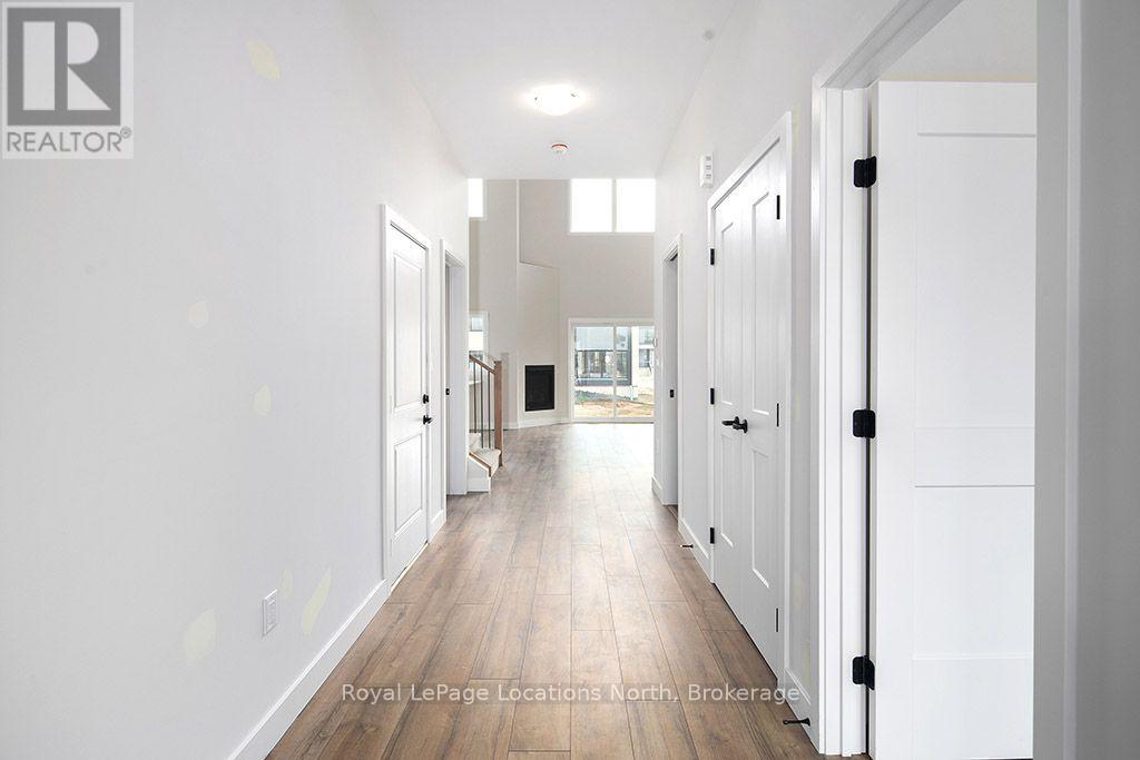 127 Yvonne Crescent Property Photo 4