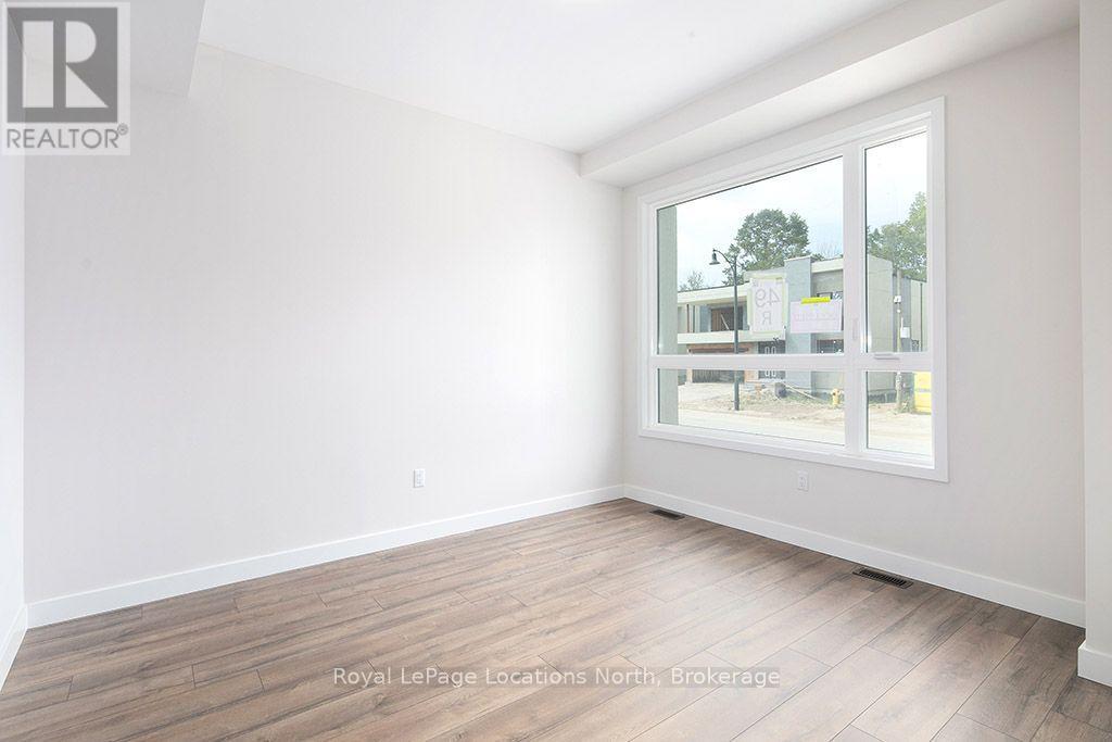 127 Yvonne Crescent Property Photo 5