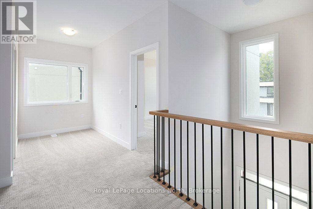 127 Yvonne Crescent Property Photo 16