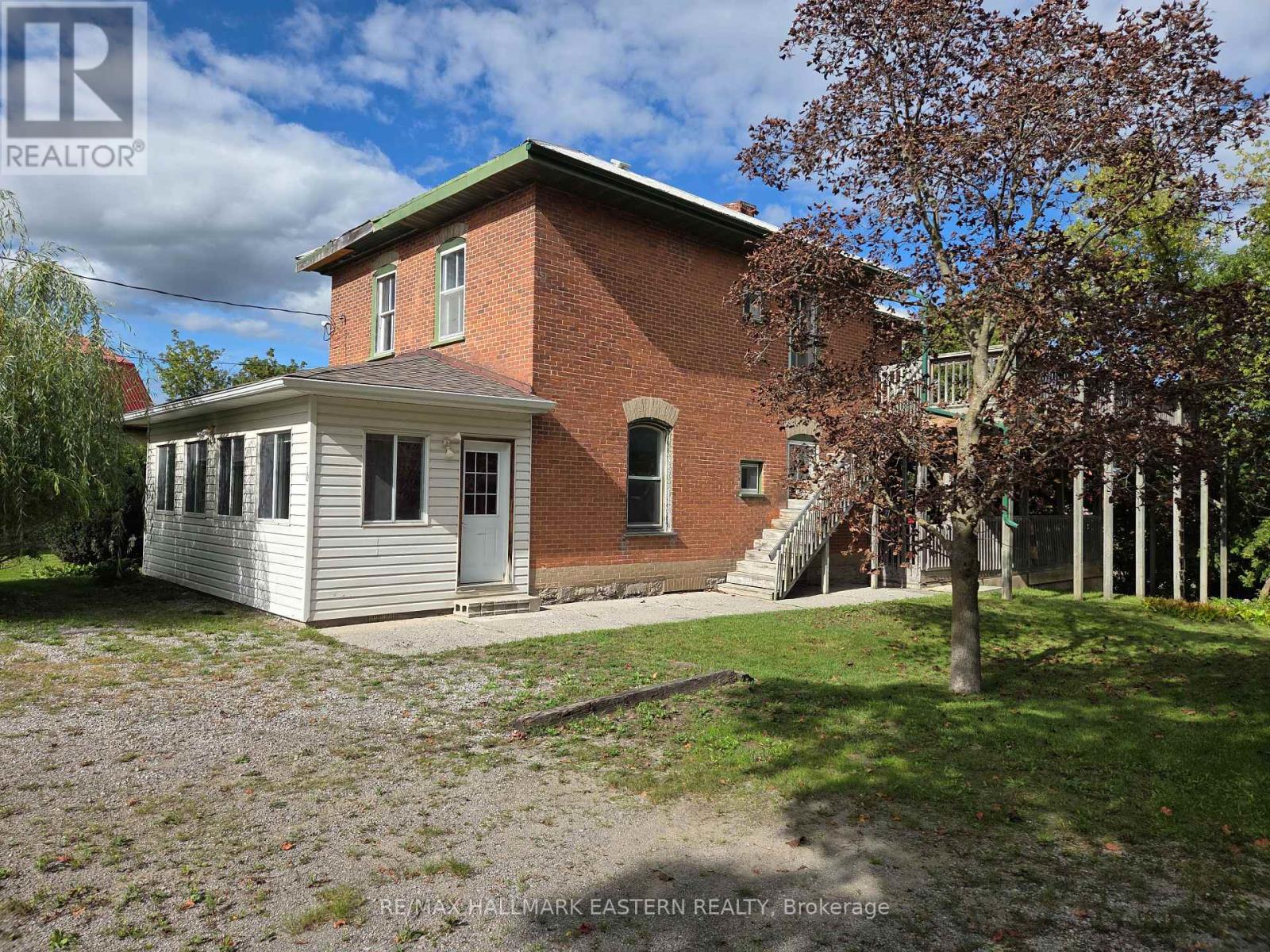 10 Hill Street Property Photo 2