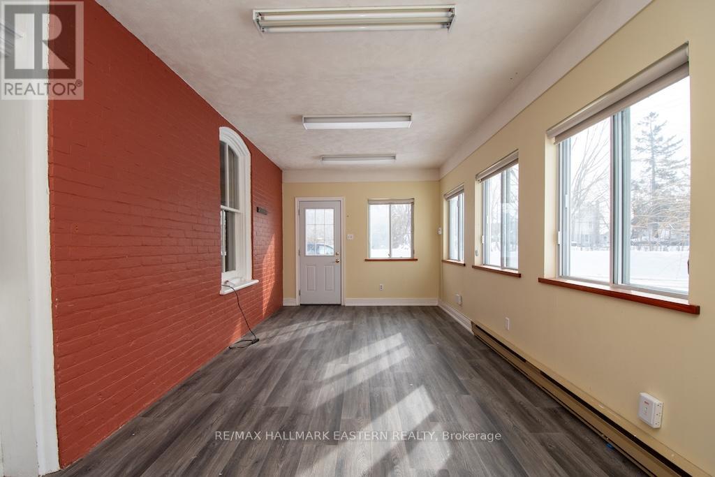 10 Hill Street Property Photo 4
