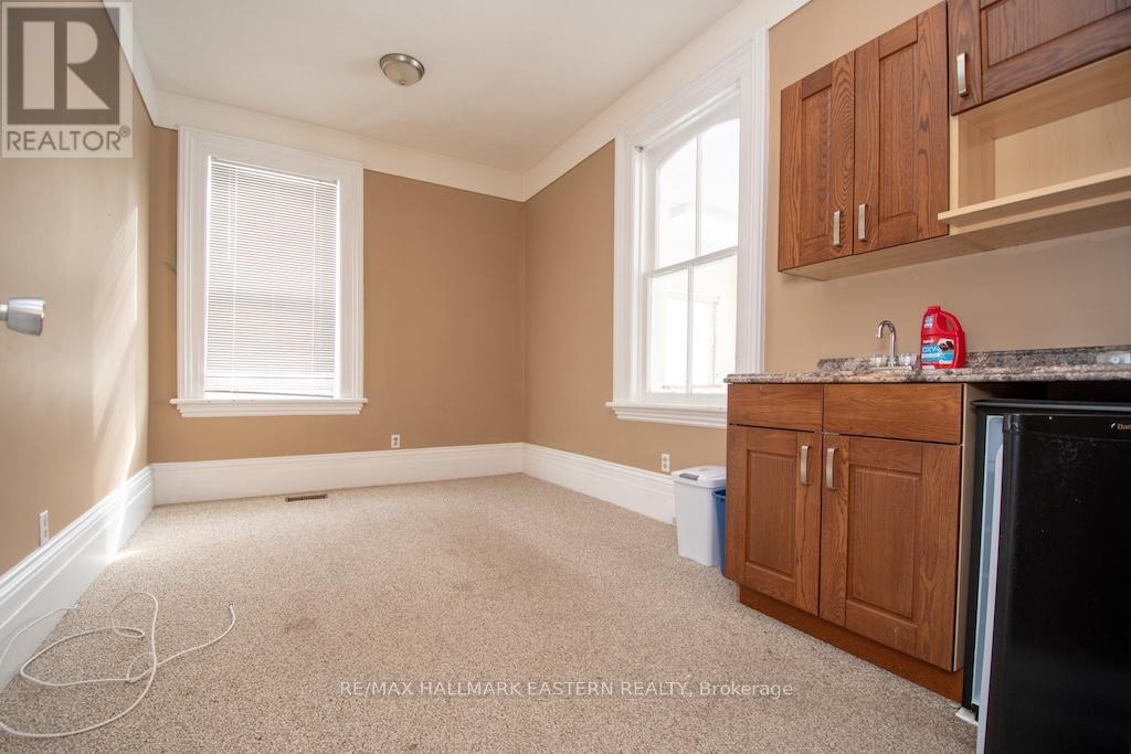 10 Hill Street Property Photo 8