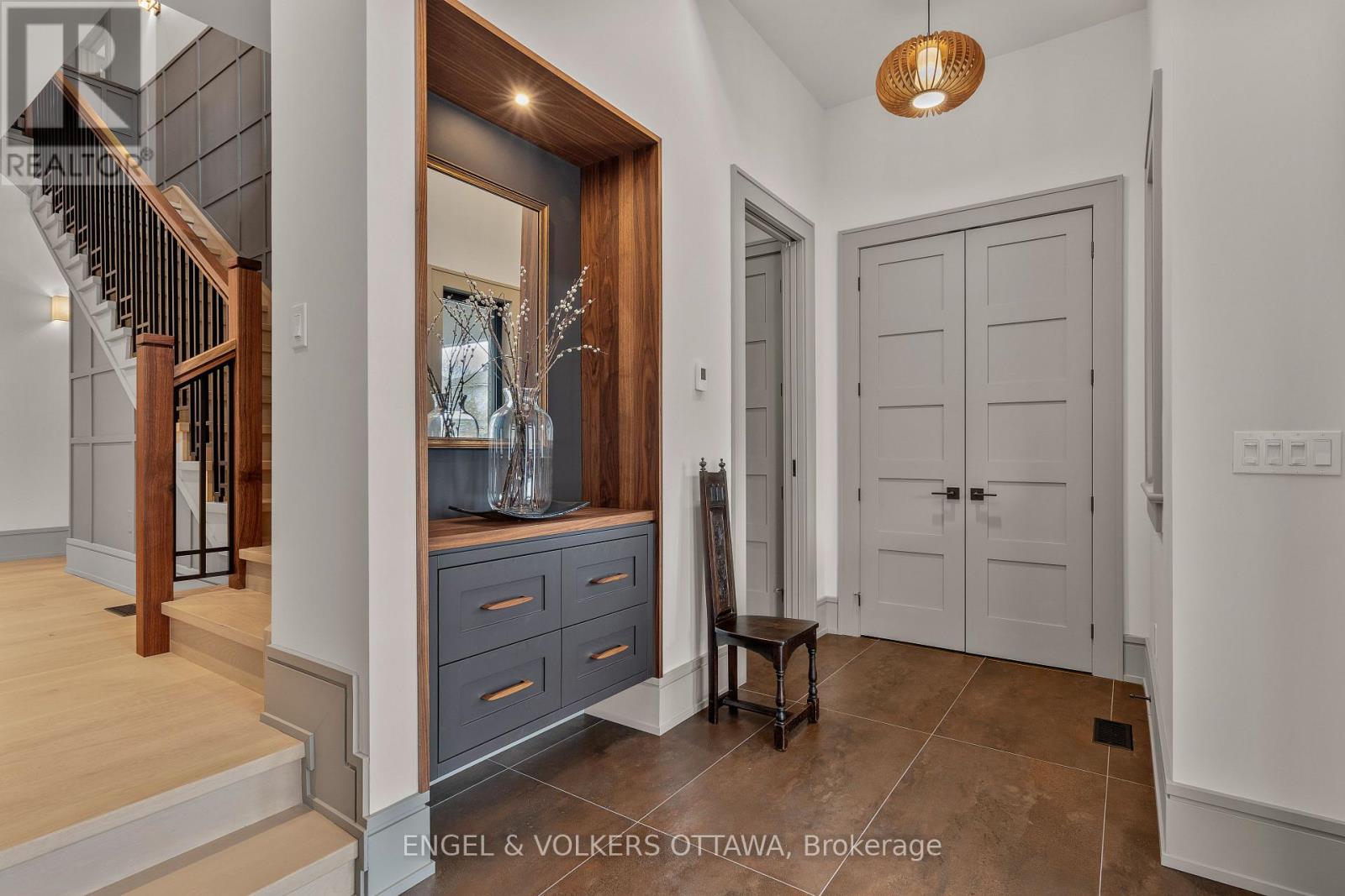 37 Clarendon Avenue Property Photo 4