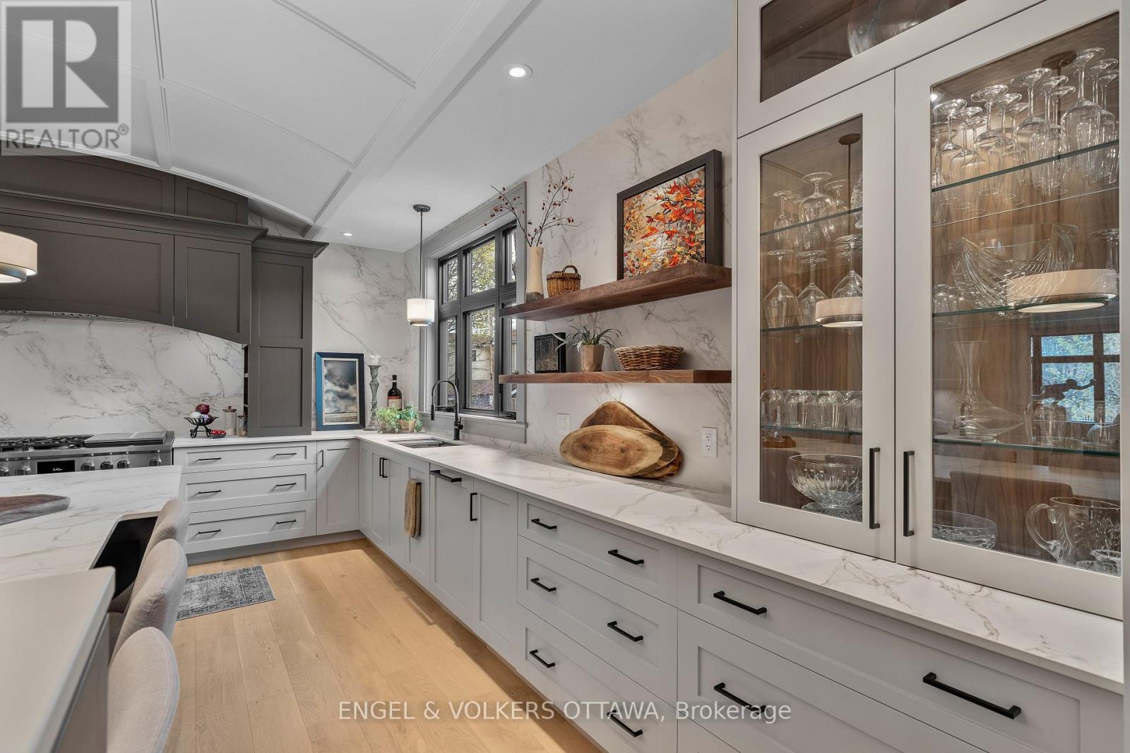 37 Clarendon Avenue Property Photo 13