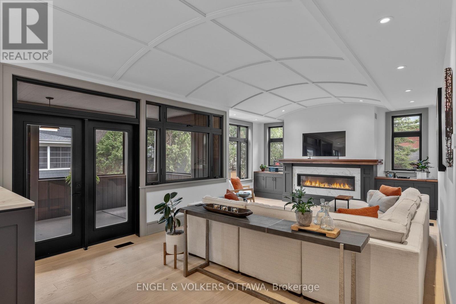 37 Clarendon Avenue Property Photo 20