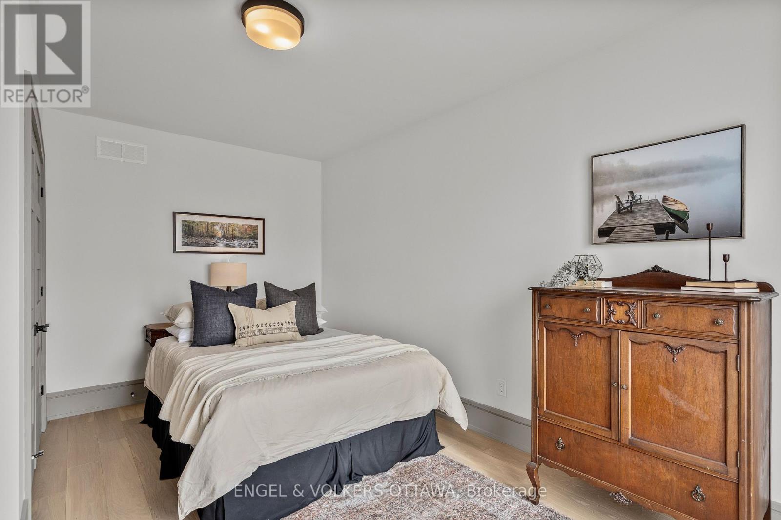 37 Clarendon Avenue Property Photo 29