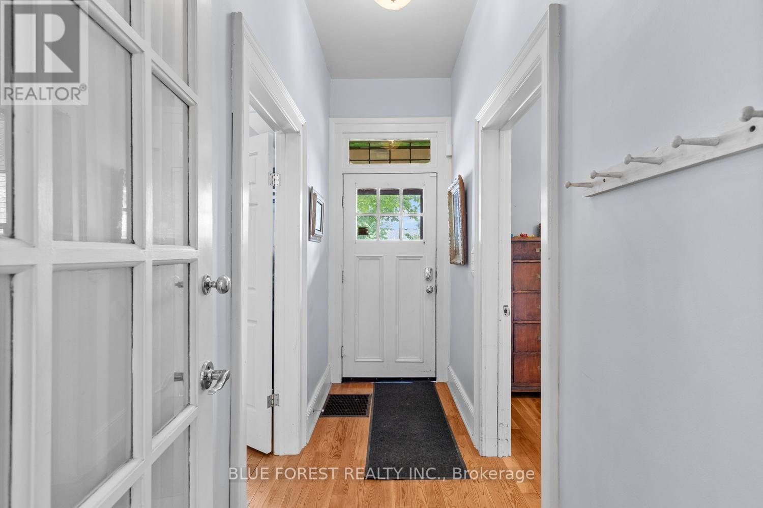 550 Elizabeth Street Property Photo 4