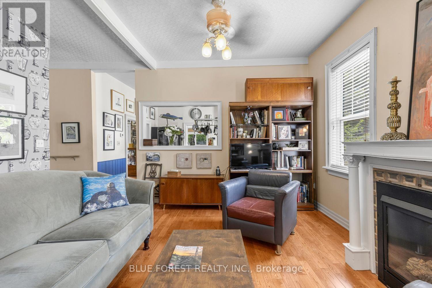 550 Elizabeth Street Property Photo 8
