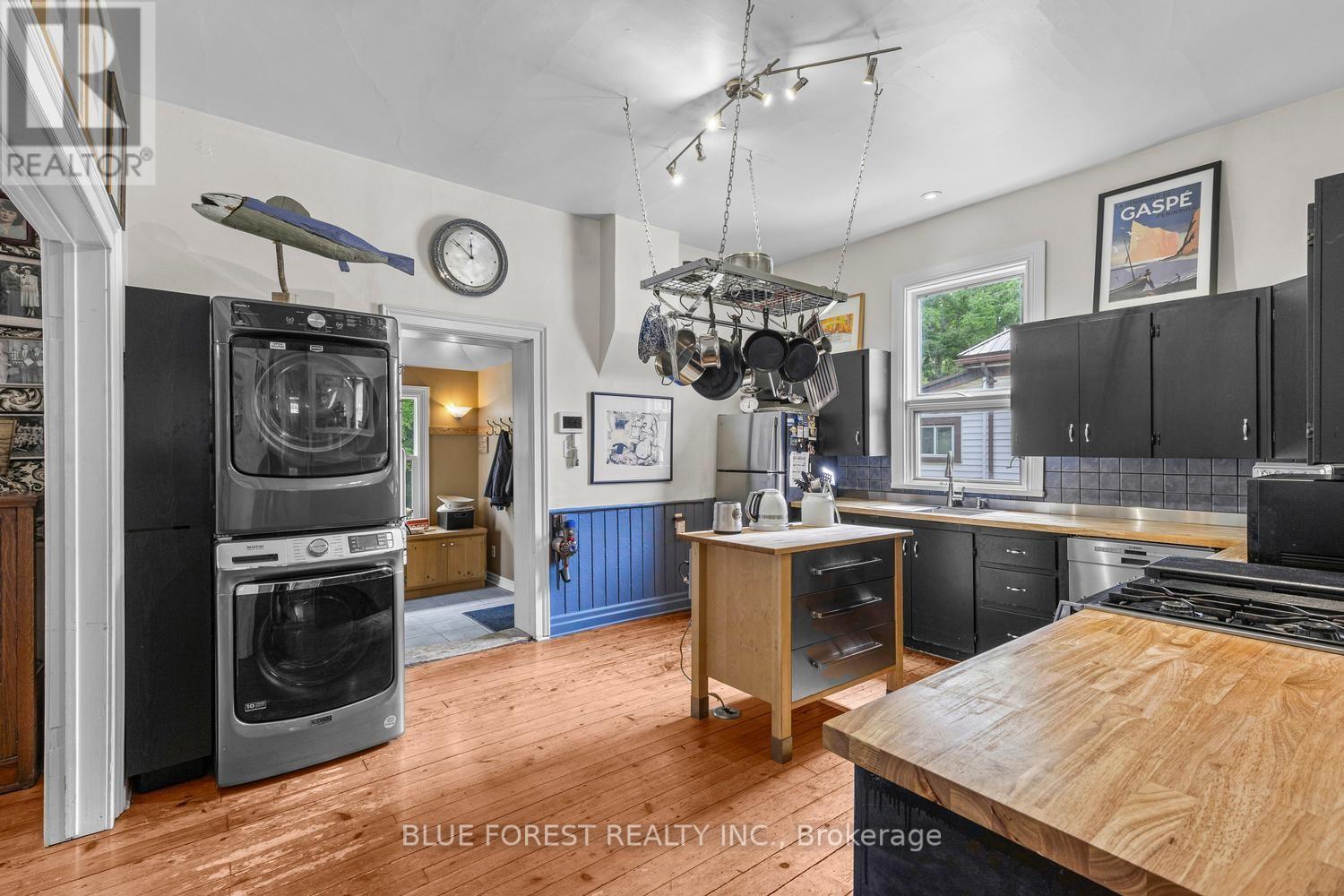 550 Elizabeth Street Property Photo 9