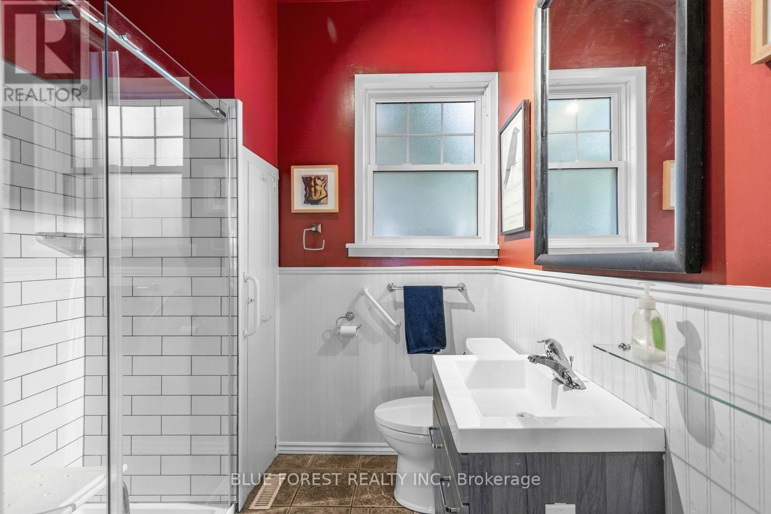550 Elizabeth Street Property Photo 14