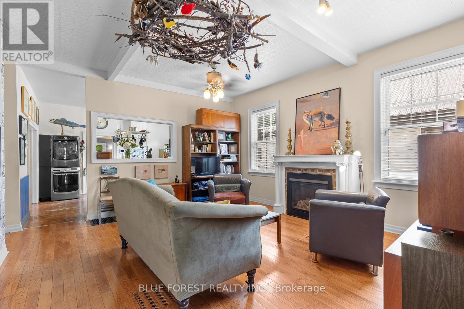 550 Elizabeth Street Property Photo 22