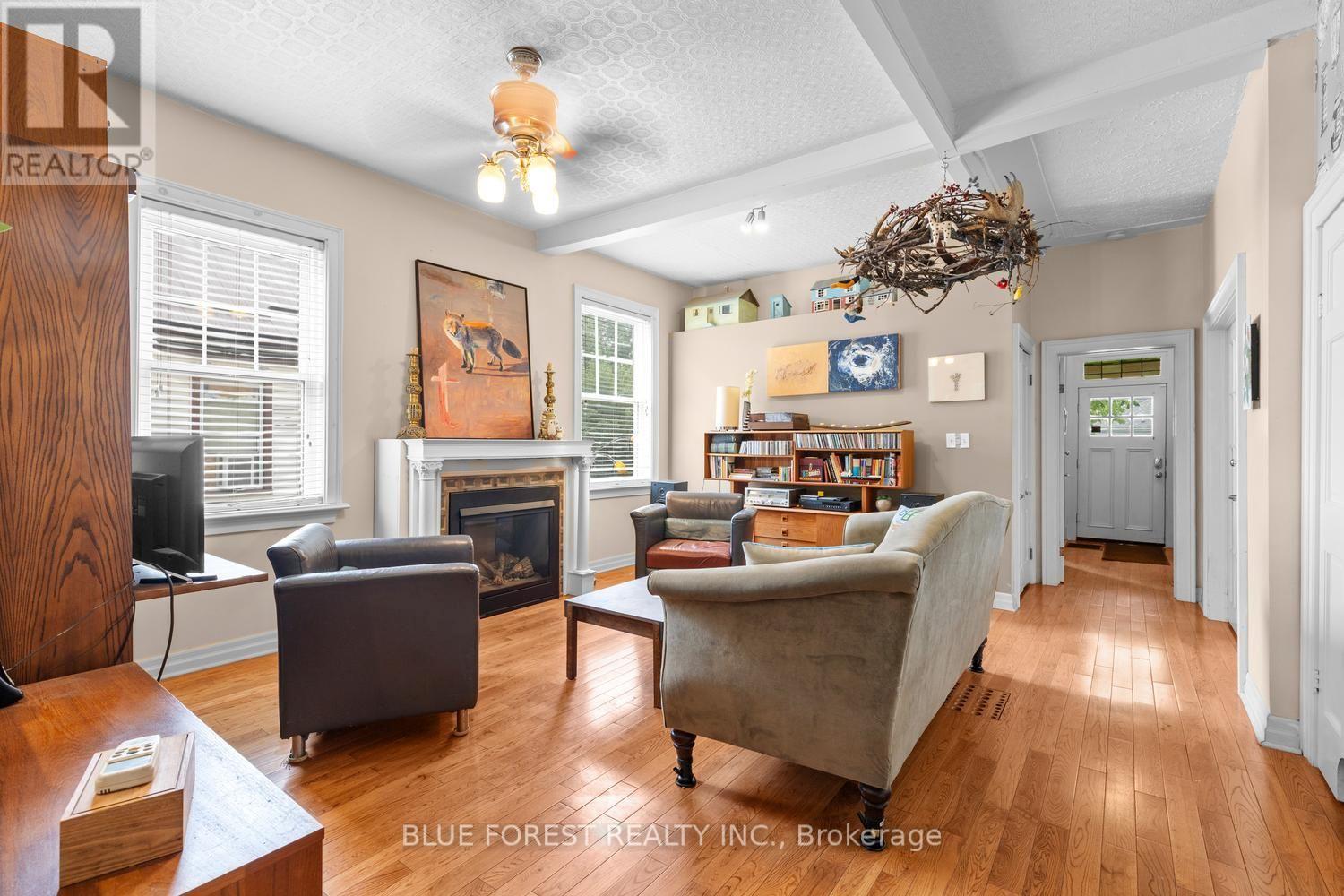 550 Elizabeth Street Property Photo 23
